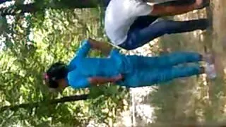 மில்ஃப் ஃபாலஸில் ஒரு ப்ரீசிக் வைத்து ஆபாச வீட்டில் வழுக்கை மனிதனுக்கு கொடுக்கிறார்