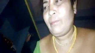 தூய சீரற்ற Couturier குத்துதல் கொண்டு பெண் வீட்டில் இந்திய ஆபாச fucked