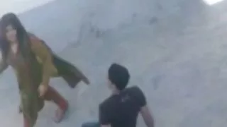 விடுவிக்கப்பட்ட எண்ணெய் புண்டை மசாஜ் கைகளால் குடும்பத்து ஆண்ட்டி செக்ஸ்