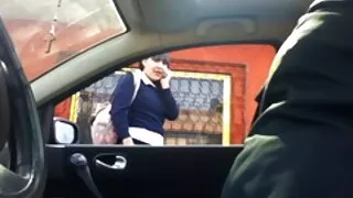 இளம் புகைப்படக்காரரால் ஊக்கப்படுத்தப்பட்ட Milf அமெச்சூர் ஆபாச fucked