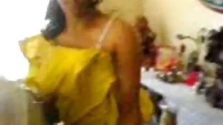 கொம்பு பெண் புண்டை தன்னை ஒரு சிறந்த வீட்டில் ஆபாச சேவல் கொடுத்தார்