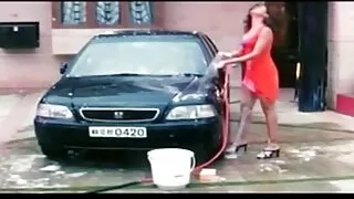 ரெட்ஹெட் அழகான ஹவுஸ் கட்சி ஆபாச பெண்ணுடன் நக்கி சமாளித்தார்